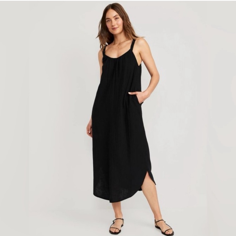 Black Sleeveless Shirred Maxi Dress - M